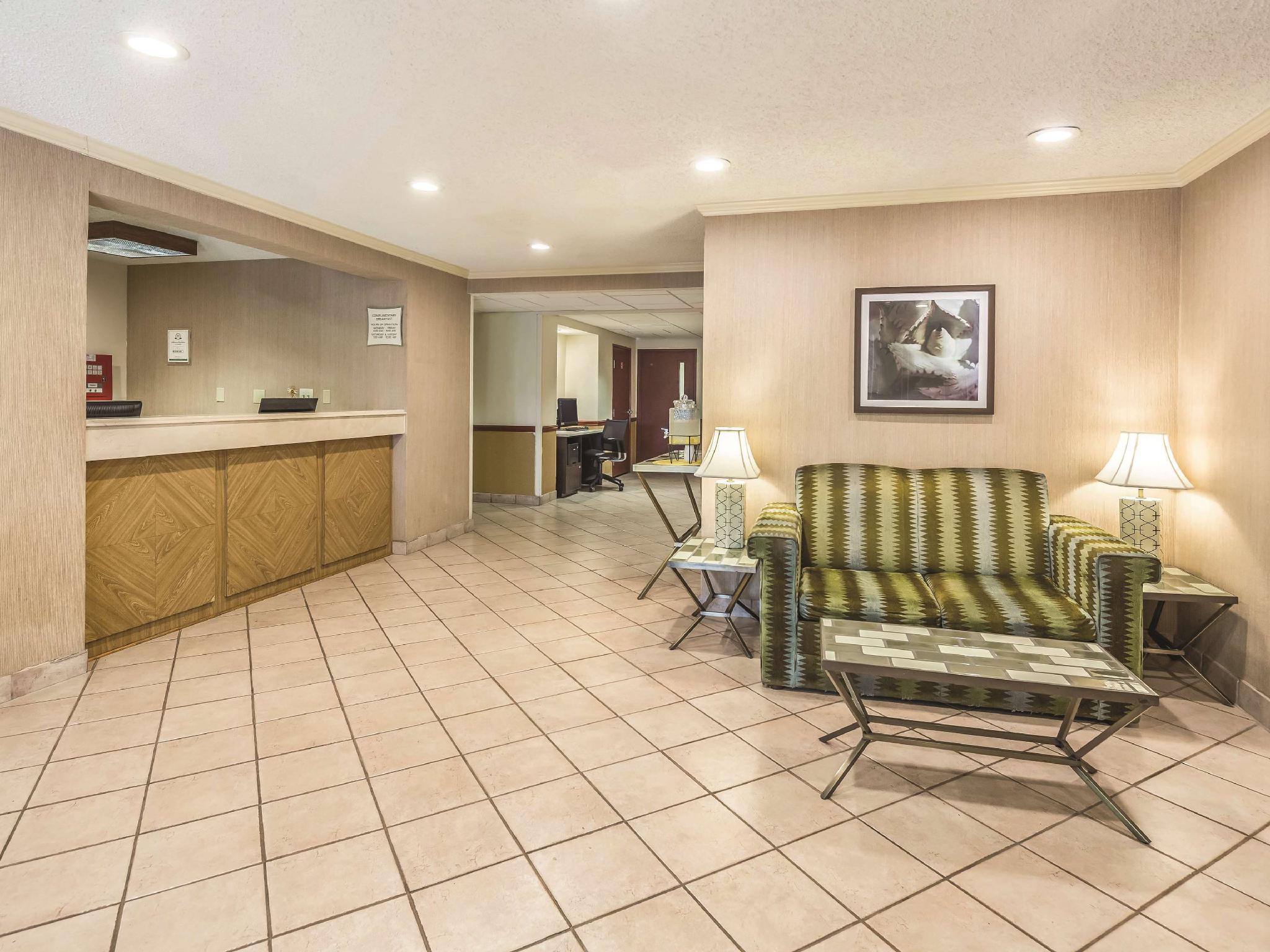 La Quinta Inn & Suites By Wyndham Jacksonville Mandarin Exterior photo