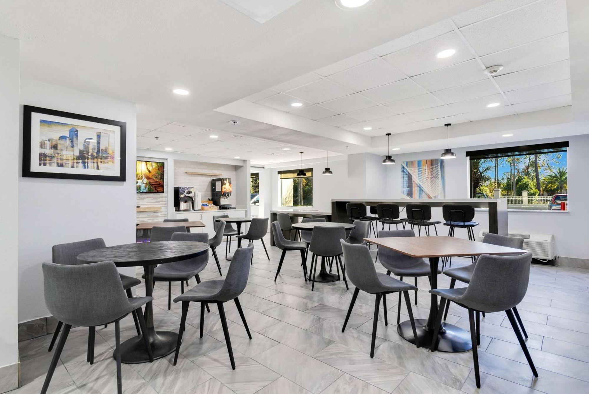 La Quinta Inn & Suites By Wyndham Jacksonville Mandarin Exterior photo
