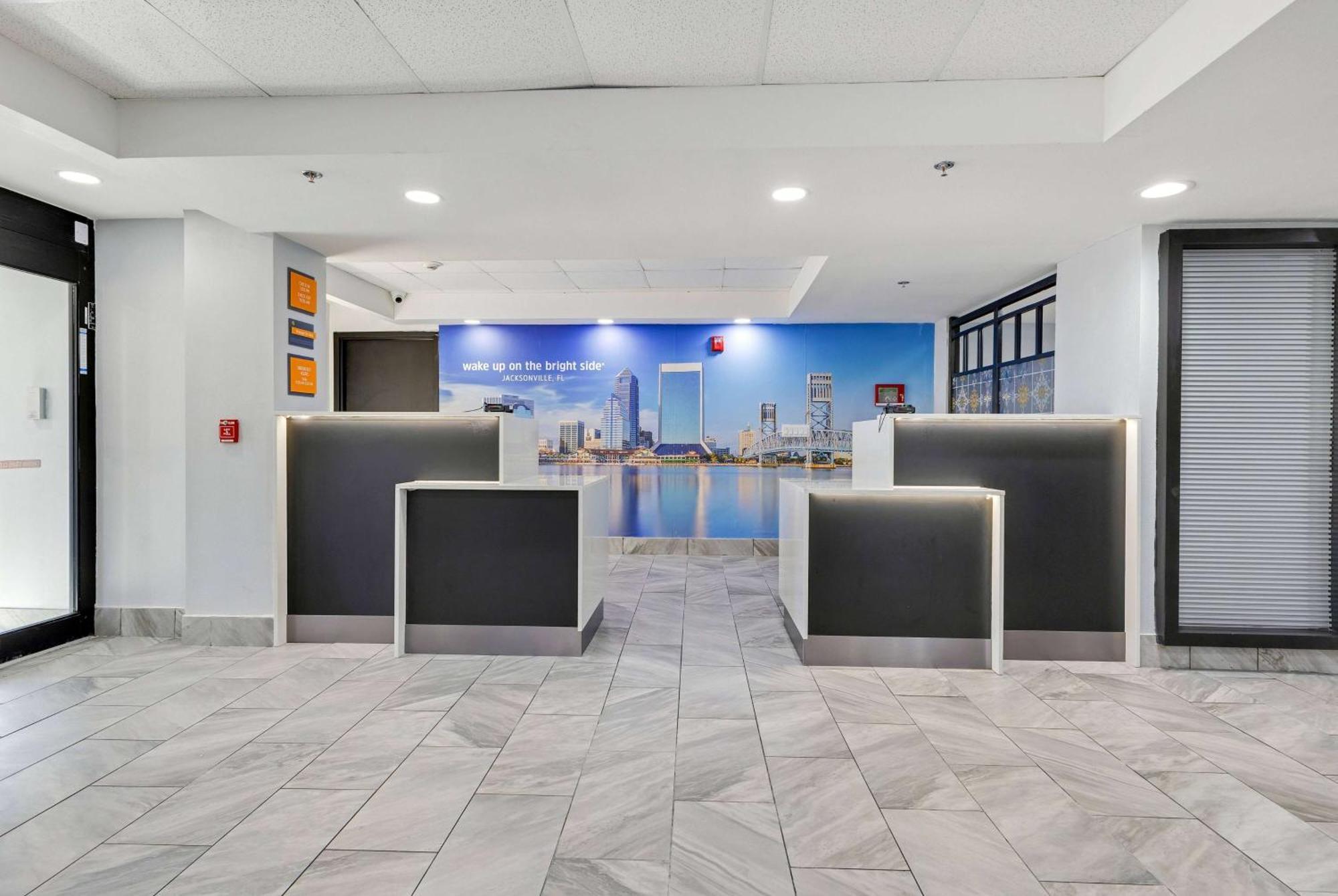 La Quinta Inn & Suites By Wyndham Jacksonville Mandarin Exterior photo